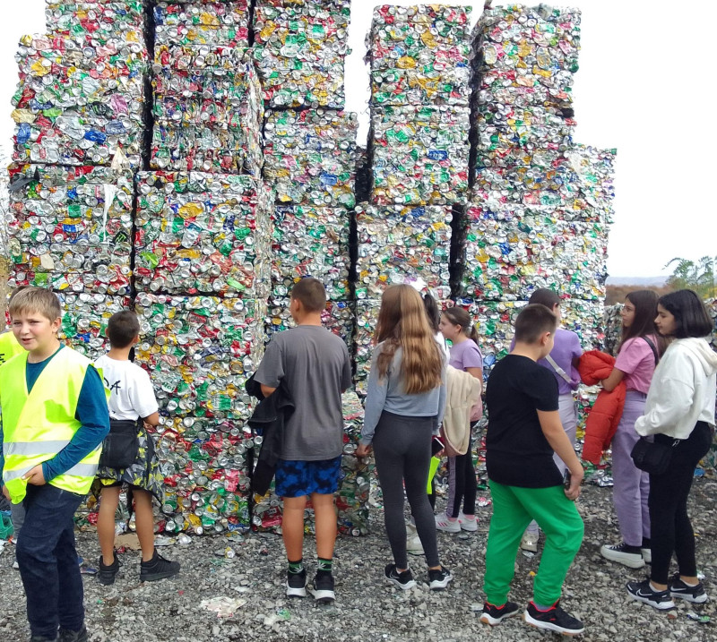 Снимка за Габровски ученици в открит урок на Регионалното...