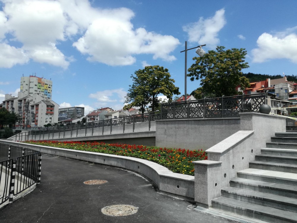 Снимка за 9999