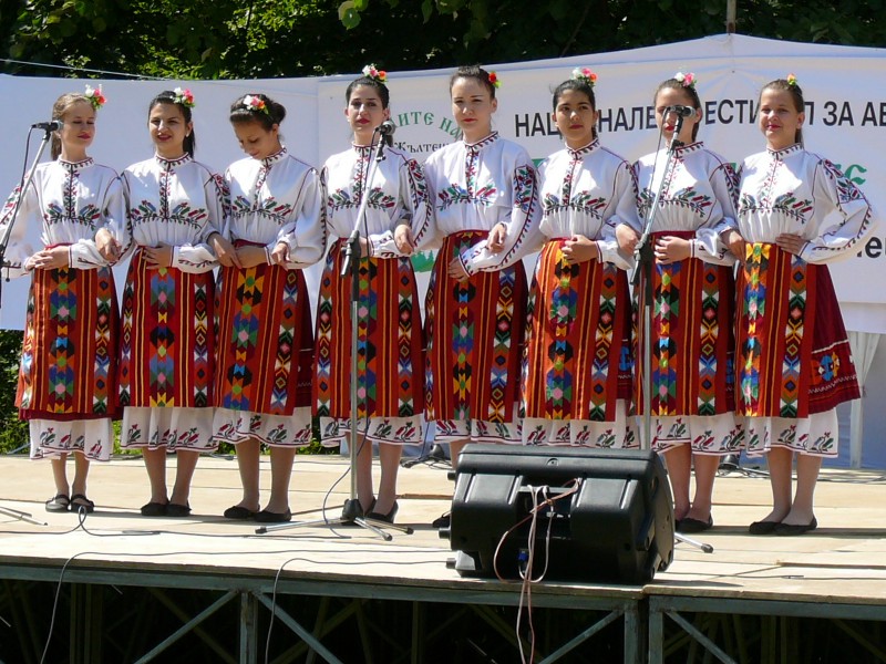 Снимка за „ПЕСНИ В ПОЛИТЕ НА БАЛКАНА” в село Жълтеш 