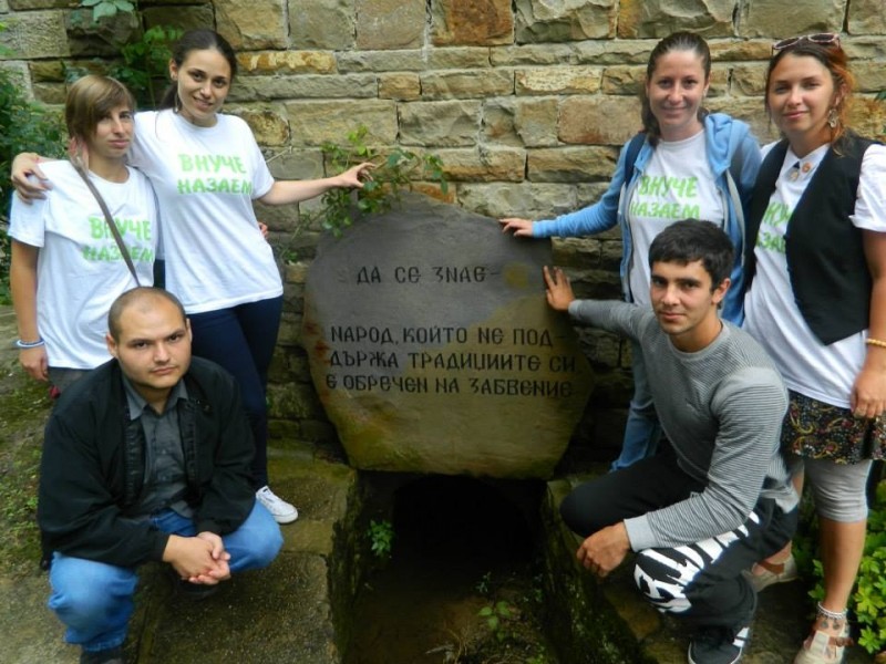 Снимка за „Приеми ме на село” ще набира средства за Гради...