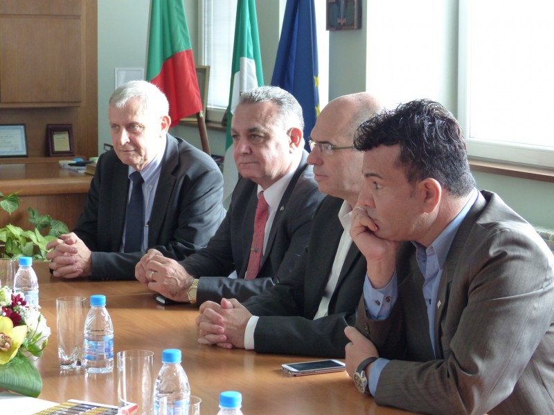 Снимка за Делегация от израелския град Петах Тиква е на п...