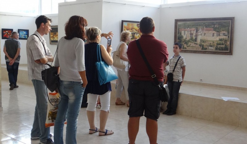 Снимка за Изложба „Есенен салон” в Художествена галерия „...