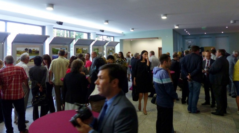 Снимка за Посланикът на Азербайджан откри изложба за гр. ...