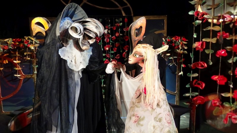 Снимка за Габровският куклен театър играе на три междунар...