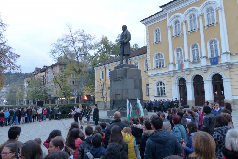 Снимка за В навечерието на Деня на народните будители