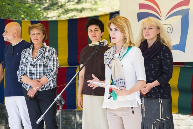 Снимка за Таня Христова: „В столицата на българската инду...