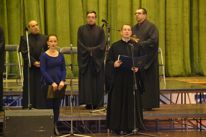 Снимка за 4 356 лв. от благотворителния концерт в подкреп...