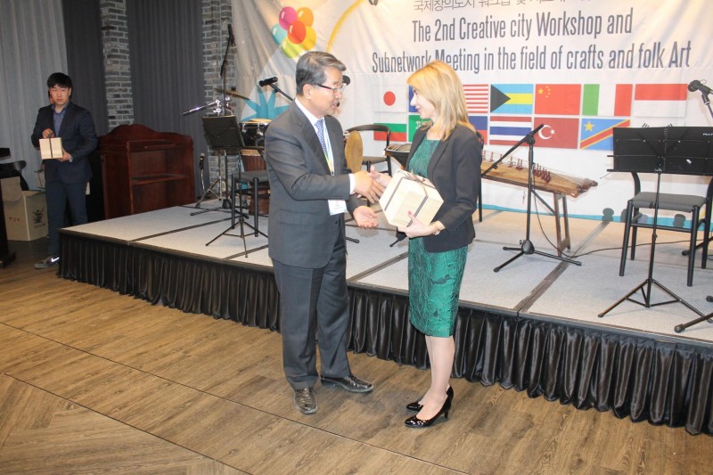 Снимка за Кметът на Габрово Таня Христова участва в среща...