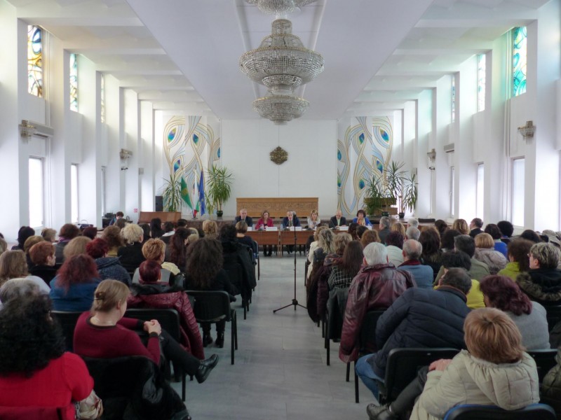 Снимка за Министърът на образованието и науката Красимир ...