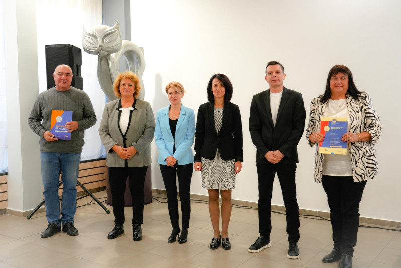 Снимка за ПТГ "Д-р Никола Василиади" с Европейска награда...