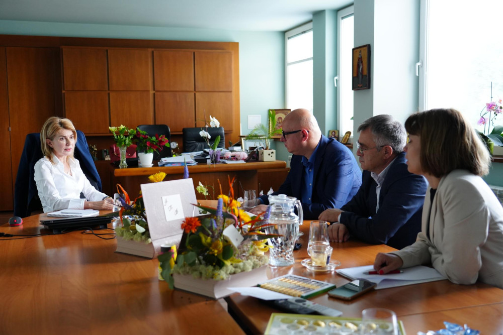 Снимка за 12702