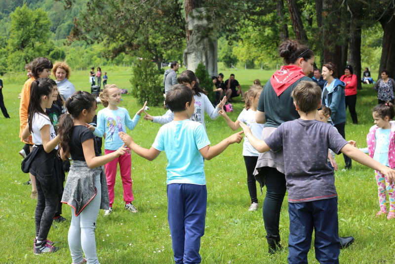 Снимка за Патиланци без телефони ще играят игрите на стар...