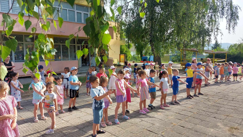 Снимка за УТРИННА ГИМНАСТИКА В ДЕТСКА ГРАДИНА „МИКИ МАУС“