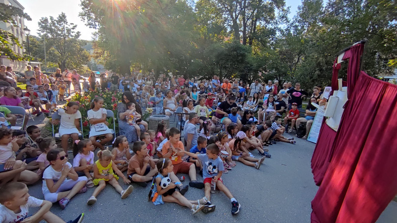 Снимка за Започна шестия куклен фестивал "Рачо и Дешка"