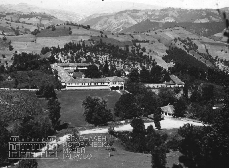 Снимка за Соколският манастир край Габрово е създаден с о...