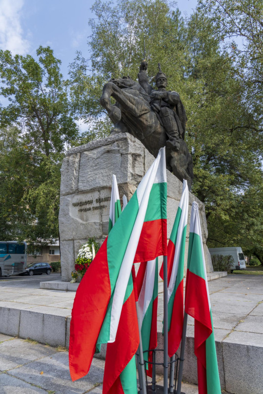 Снимка за 139 години от Съединението на Княжество Българи...