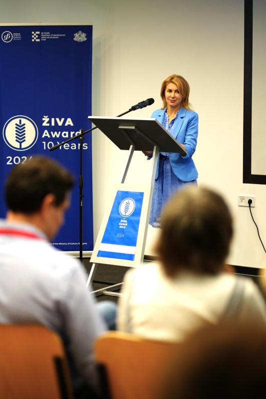 Снимка за Кметът на Габрово по време на откриването на Х ...