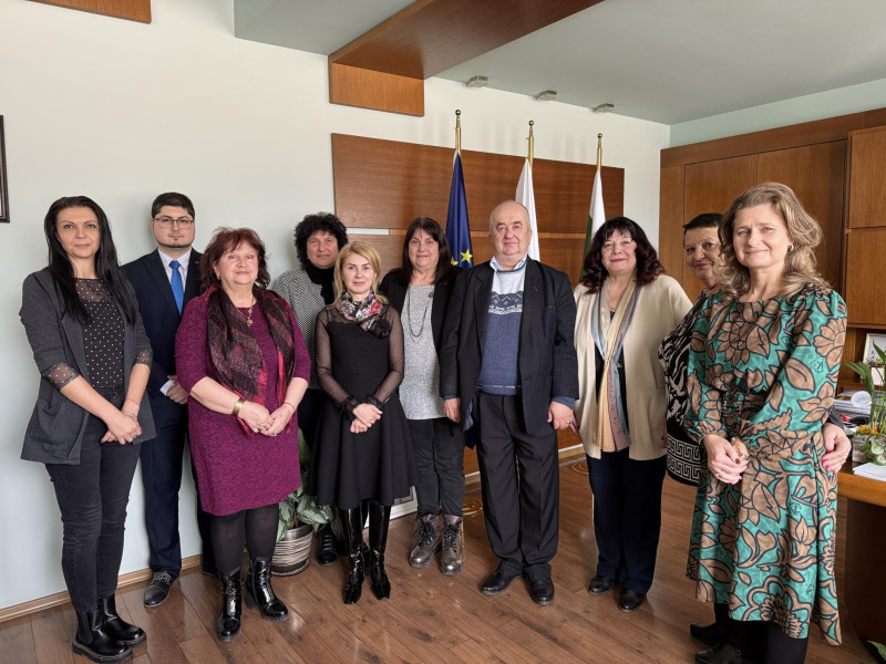 Снимка за Общински колективен трудов договор за системата...