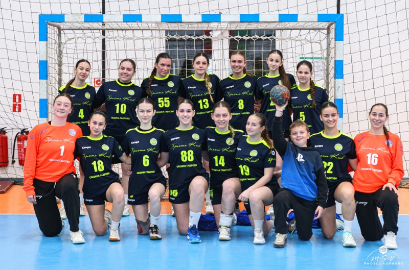 Снимка за „Бъки“ завоюва петото място в женската "А" РХГ 