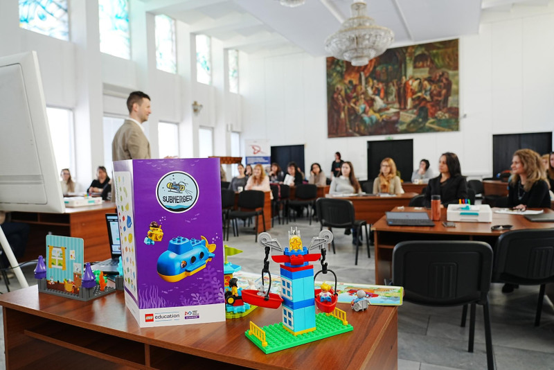 Снимка за „Дни на иновациите в образованието“ събира обра...