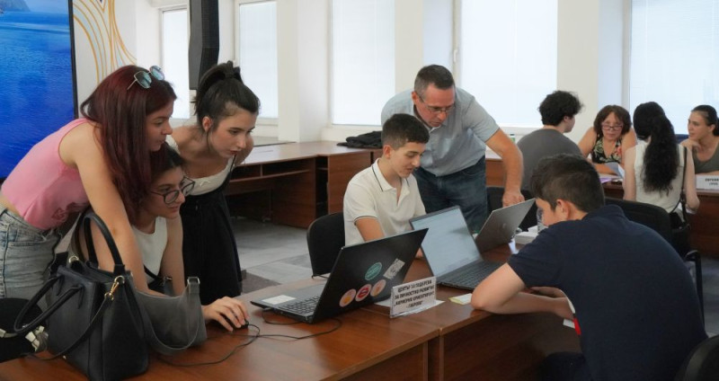 Снимка за Над 1200 ученици от област Габрово споделиха на...