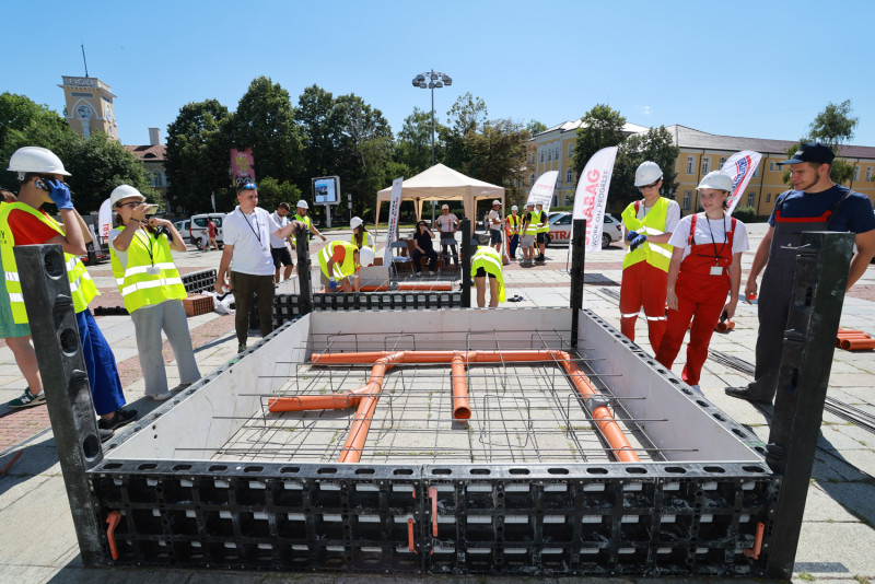 Снимка за За седма поредна година младите строители на Бъ...