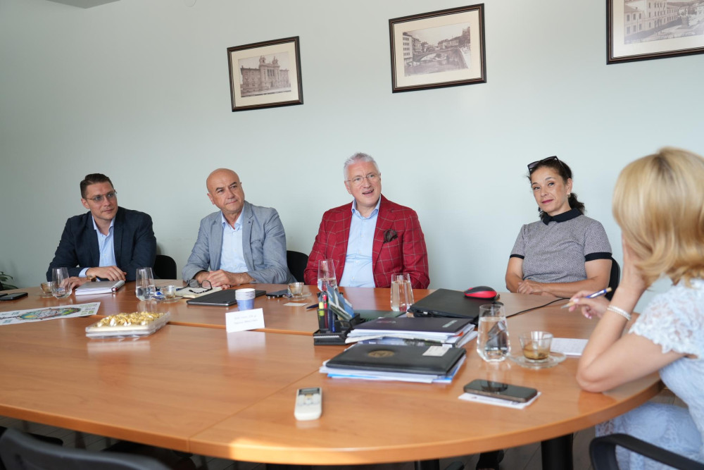 Снимка за 13637