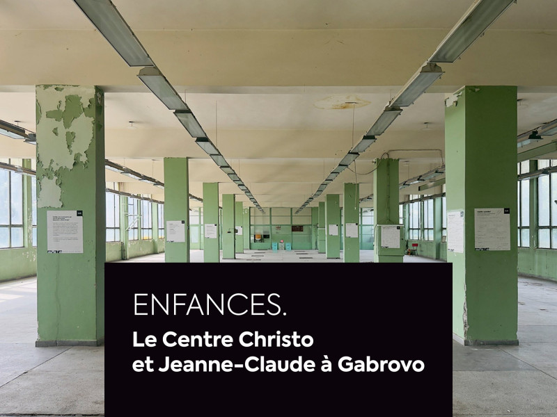 Снимка за Изложбата „Детски години“ на Центъра Кристо и Ж...