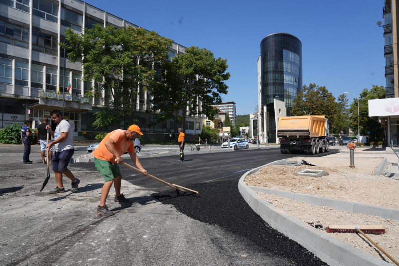 Снимка за Новото кръгово кръстовището в Габрово ще бъде в...