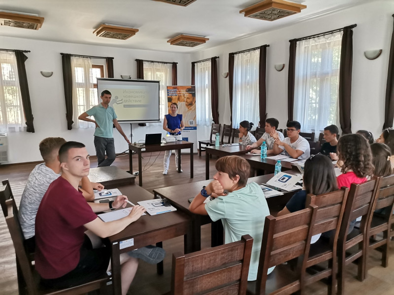 Снимка за Започна лагерът „Предприемачът като откривател“