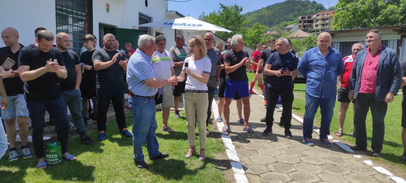 Снимка за 50 години ръгби спорт в Габрово