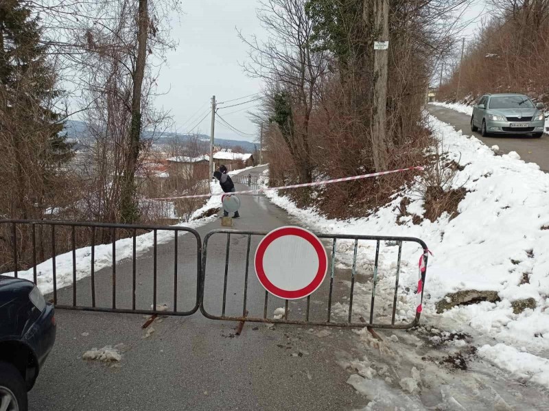 Снимка за Временно ограничение на движението по ул. „Роде...