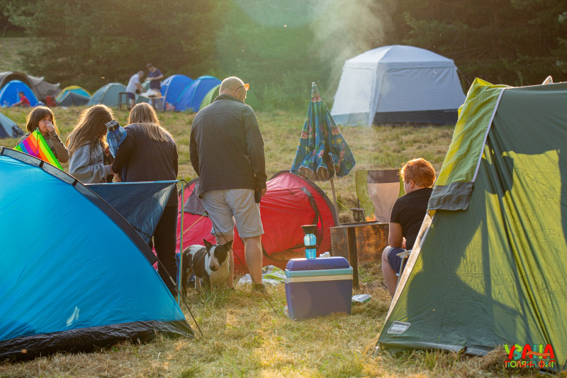 Снимка за 10 000 души на Узана Поляна Фест