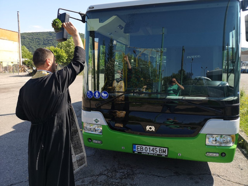 Снимка за Трите нови автобуса тръгнаха по габровските улици
