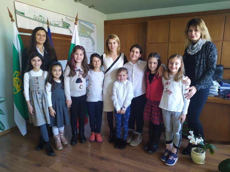 Снимка за Третокласници от ОУ "Ран Босилек" гостуваха в О...