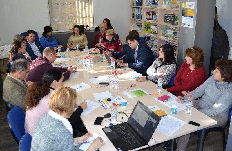 Снимка за Институции и бизнес в съвместен проект за разви...