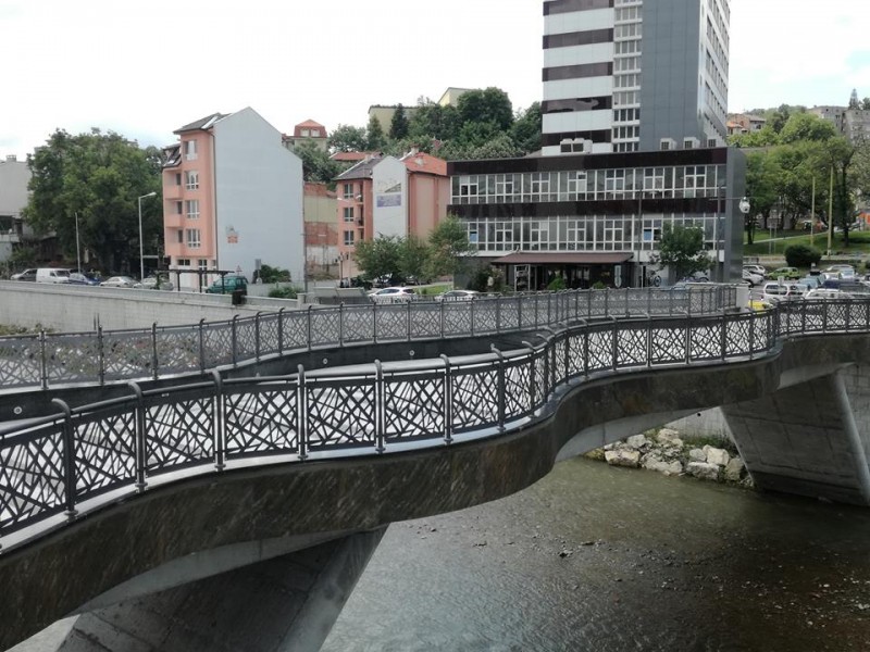 Снимка за Новият пешеходен мост над река Янтра ви очаква ...