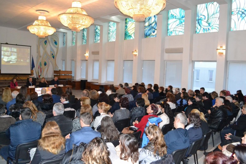 Снимка за Министърът на образованието и науката Красимир ...