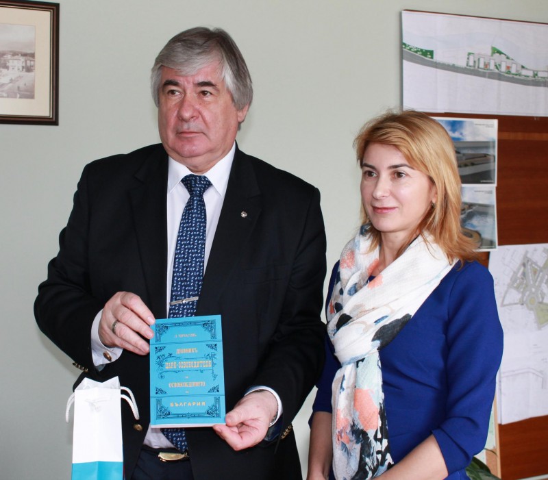 Снимка за Посланикът на Руската федерация в България се с...