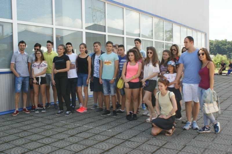 Снимка за „Младите предприемачи“ от лагера в Боженци учас...