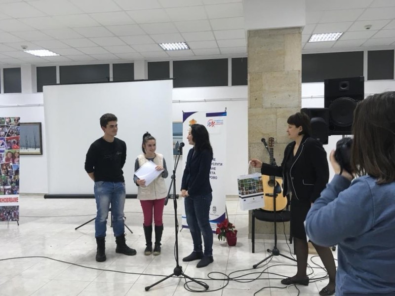 Снимка за Доброволците от Младежкия съвет по наркотични в...