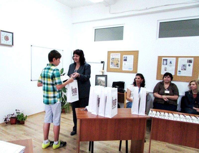 Снимка за РБ „Априлов – Палаузов“ обяви резултатите от уч...