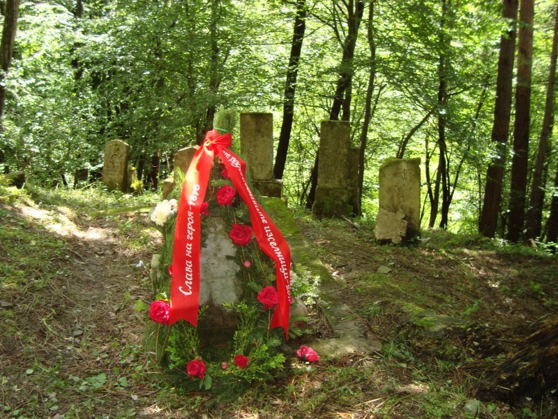 Снимка за Жителите на село Тодорчета почетоха паметта на ...