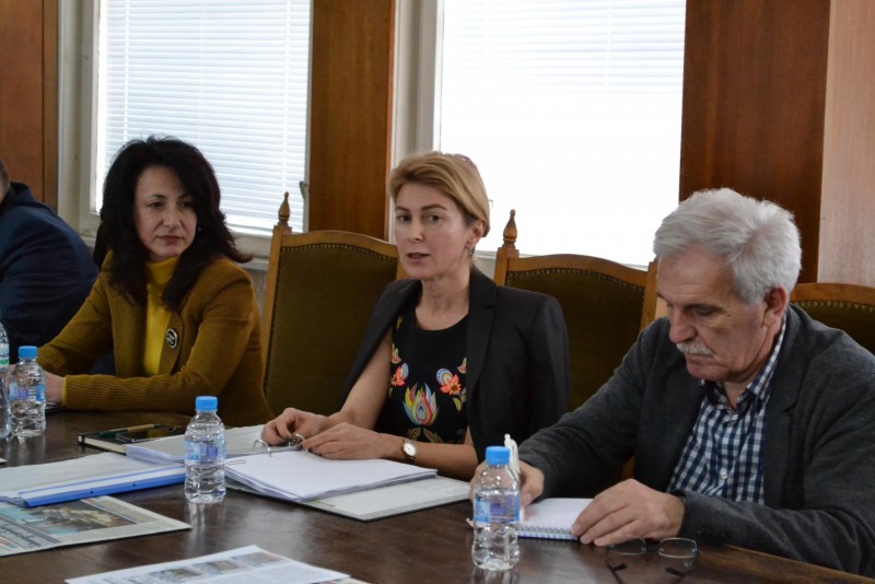 Снимка за Кметът на Габрово и Камарата на строителите обс...