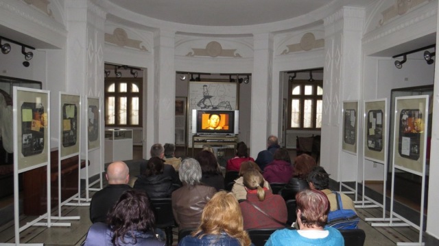 Снимка за Към всичко подхождай с любов