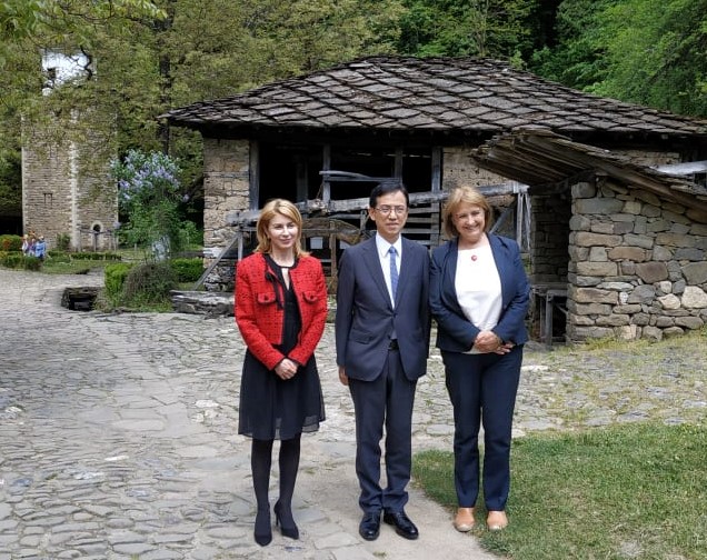 Снимка за Посланик Нарахира посети Етъра