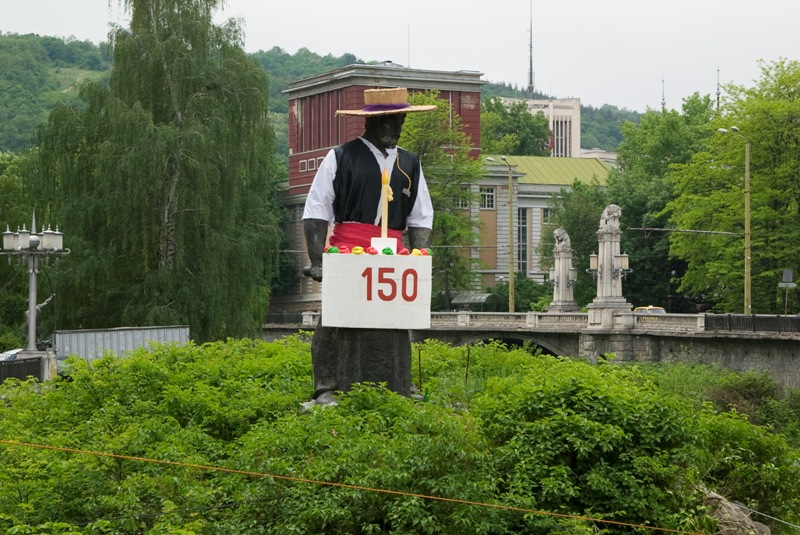 Снимка за Карнавал 2010 - „И градът е оцелял, защото се е...