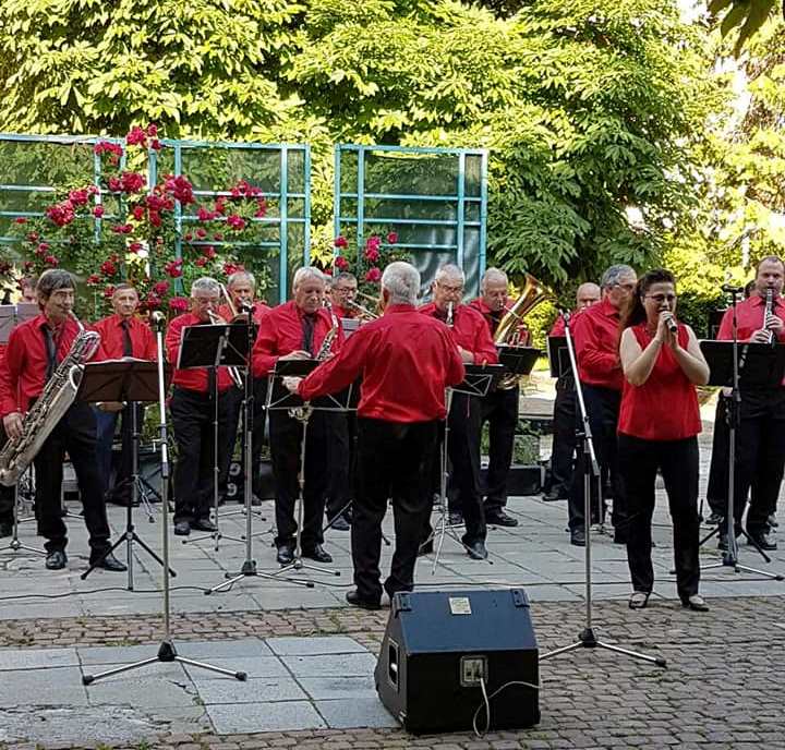 Снимка за Гергьовденски празник с Оркестър "Габрово"