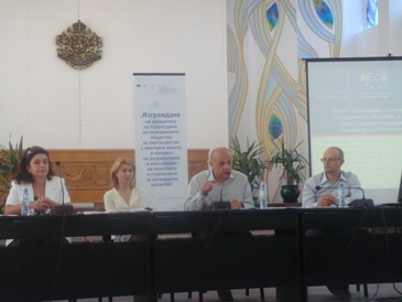 Снимка за Експерти от общинската администрация и неправит...