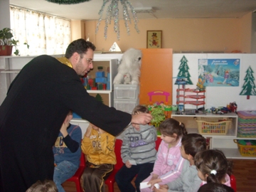 Снимка за При децата от ЦДГ „Мики Маус” в навечерието на ...